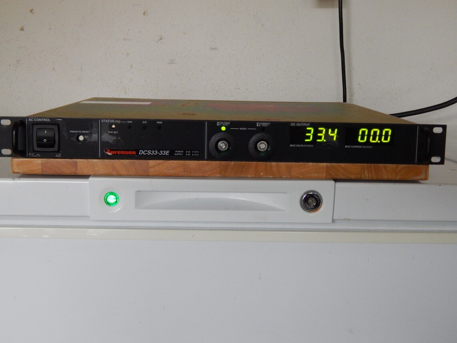 Sorensen DCS33-33E DC Power Supply w M1, M13 *MINT* (3 in stock) Sorensen DCS33-33E DC Power Supply w M1, M13 *MINT* (3 in stock)